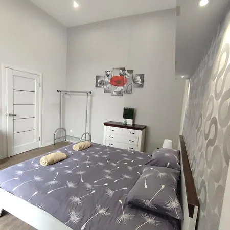 в центре львова ул.дорошенка,23